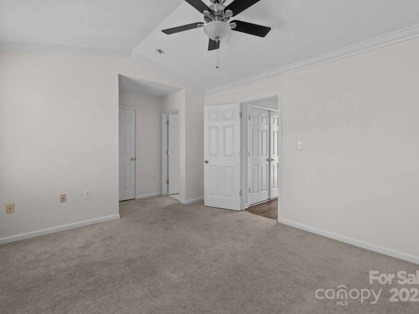 471 Doughton Lane, Charlotte, NC 28217.  MLS# CAR4225949, YatesRealty ID 4149. 