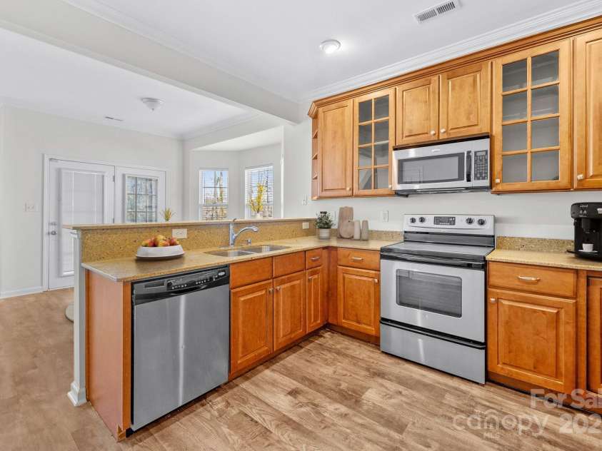 471 Doughton Lane, Charlotte, NC 28217.  MLS# CAR4225949, YatesRealty ID 4149. 
