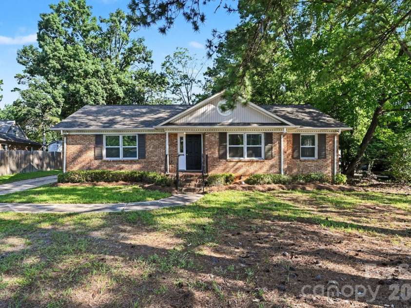 6915 Idlewild Road, Charlotte, NC 28212.  MLS# CAR4411027, YatesRealty ID 41490. 