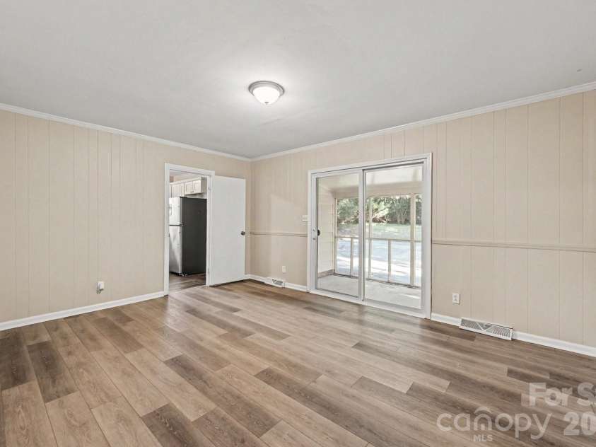 6915 Idlewild Road, Charlotte, NC 28212.  MLS# CAR4411027, YatesRealty ID 41490. 