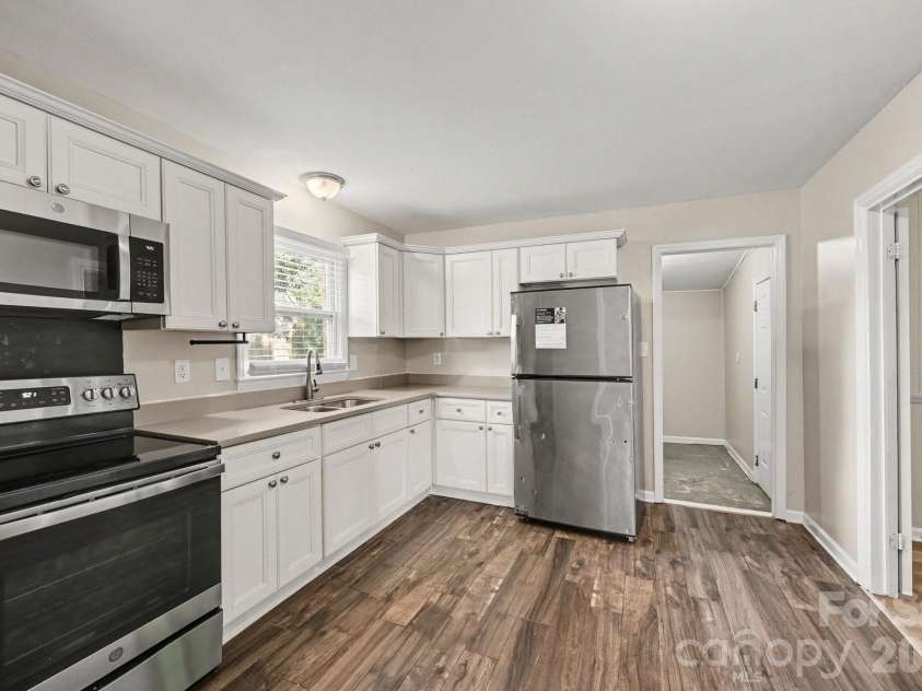 6915 Idlewild Road, Charlotte, NC 28212.  MLS# CAR4411027, YatesRealty ID 41490. 