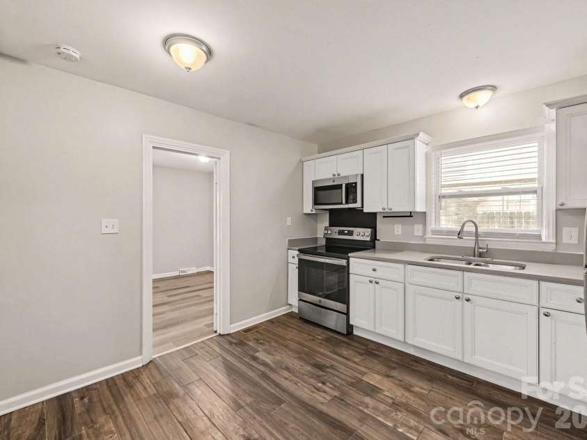 6915 Idlewild Road, Charlotte, NC 28212.  MLS# CAR4411027, YatesRealty ID 41490. 