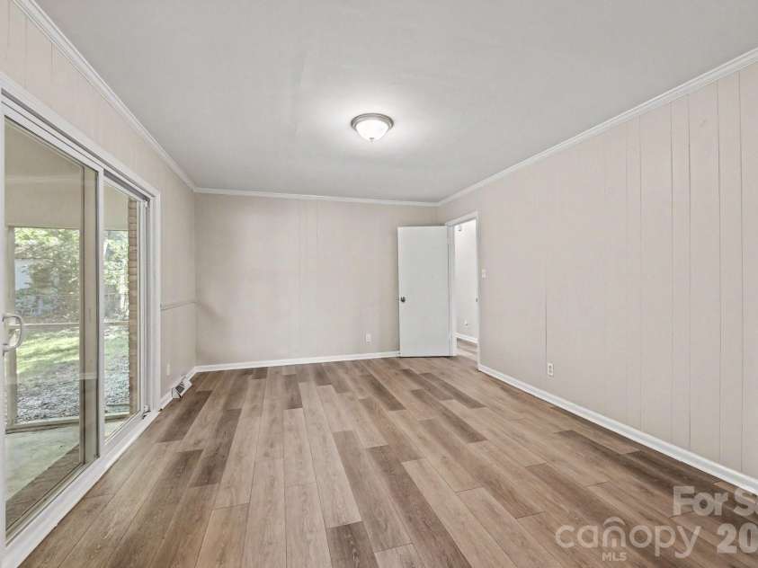 6915 Idlewild Road, Charlotte, NC 28212.  MLS# CAR4411027, YatesRealty ID 41490. 