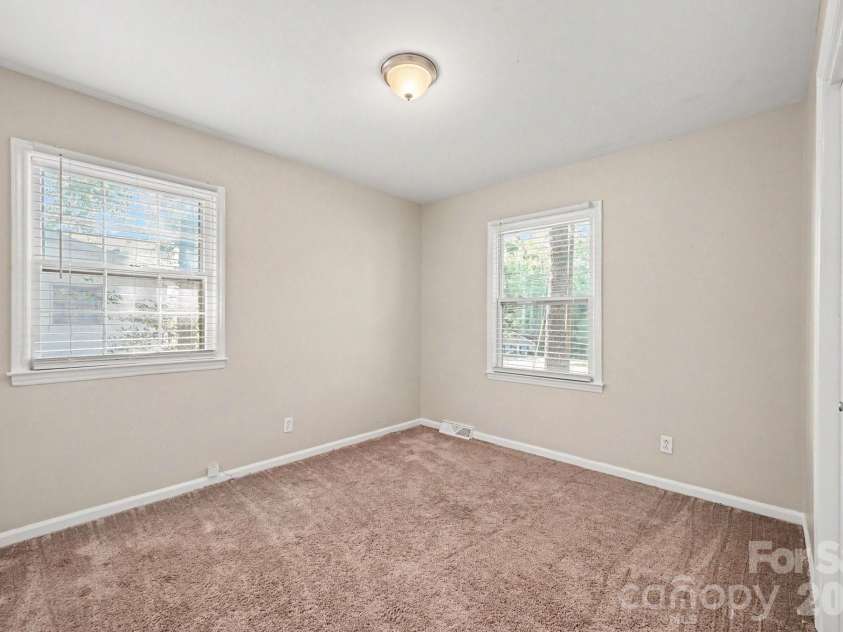 6915 Idlewild Road, Charlotte, NC 28212.  MLS# CAR4411027, YatesRealty ID 41490. 