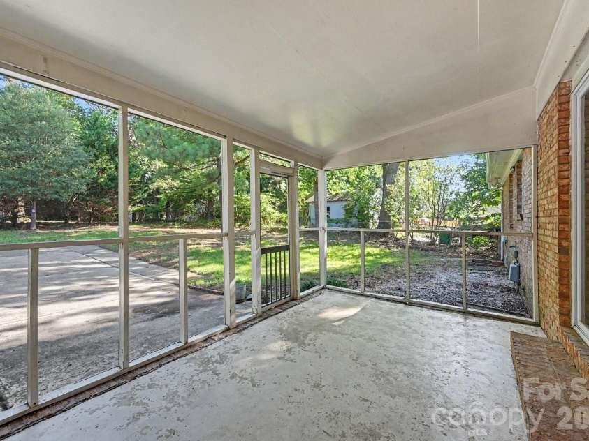 6915 Idlewild Road, Charlotte, NC 28212.  MLS# CAR4411027, YatesRealty ID 41490. 