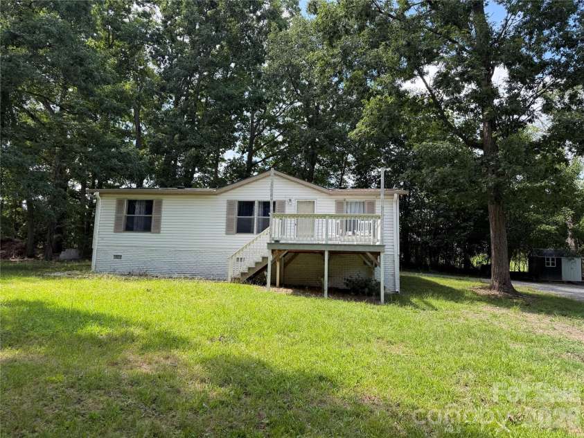 32139 Blakley Drive, Albemarle, NC 28001.  MLS# CAR4411385, YatesRealty ID 41492. 