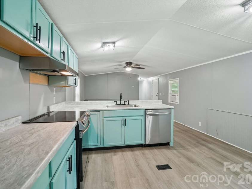605 Turkey Creek Terrace, Leicester, NC 28748.  MLS# CAR4411218, YatesRealty ID 41493. 