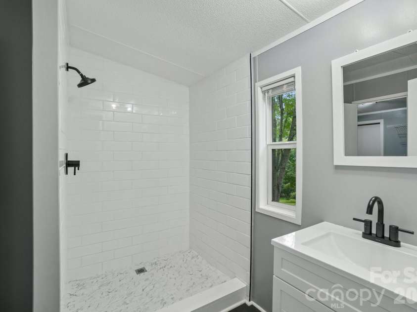 605 Turkey Creek Terrace, Leicester, NC 28748.  MLS# CAR4411218, YatesRealty ID 41493. 