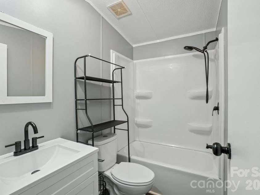 605 Turkey Creek Terrace, Leicester, NC 28748.  MLS# CAR4411218, YatesRealty ID 41493. 