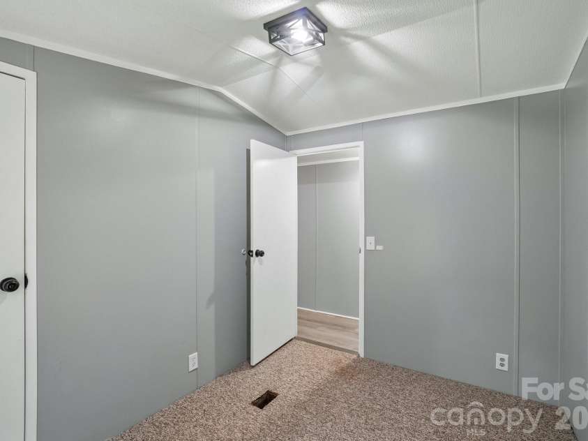 605 Turkey Creek Terrace, Leicester, NC 28748.  MLS# CAR4411218, YatesRealty ID 41493. 