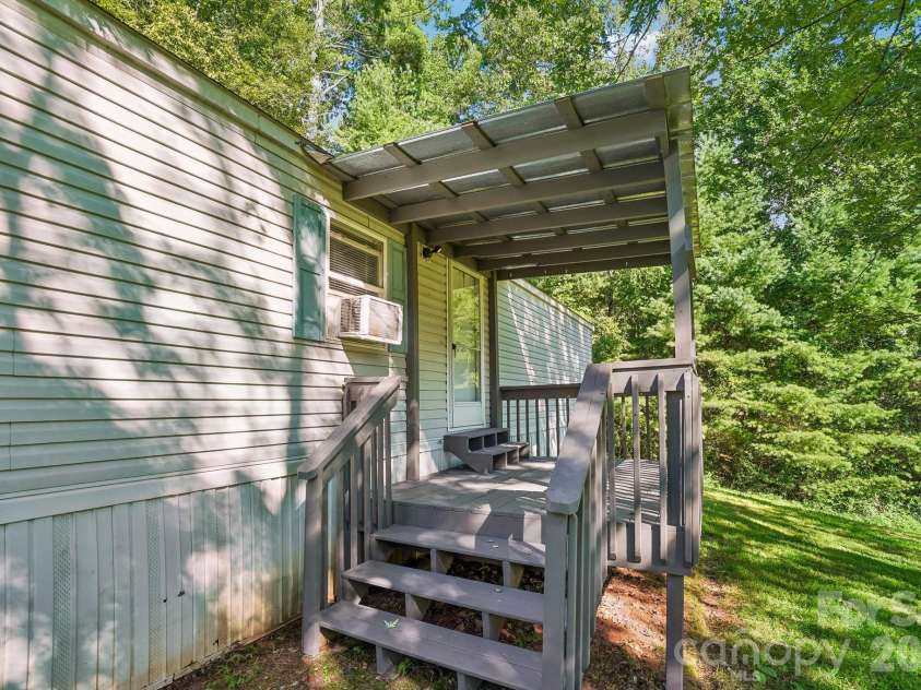 605 Turkey Creek Terrace, Leicester, NC 28748.  MLS# CAR4411218, YatesRealty ID 41493. 