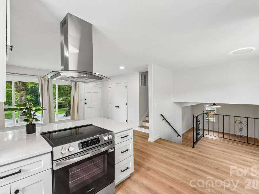 318 Red Roan Place, Charlotte, NC 28215.  MLS# CAR4411802, YatesRealty ID 41495. 