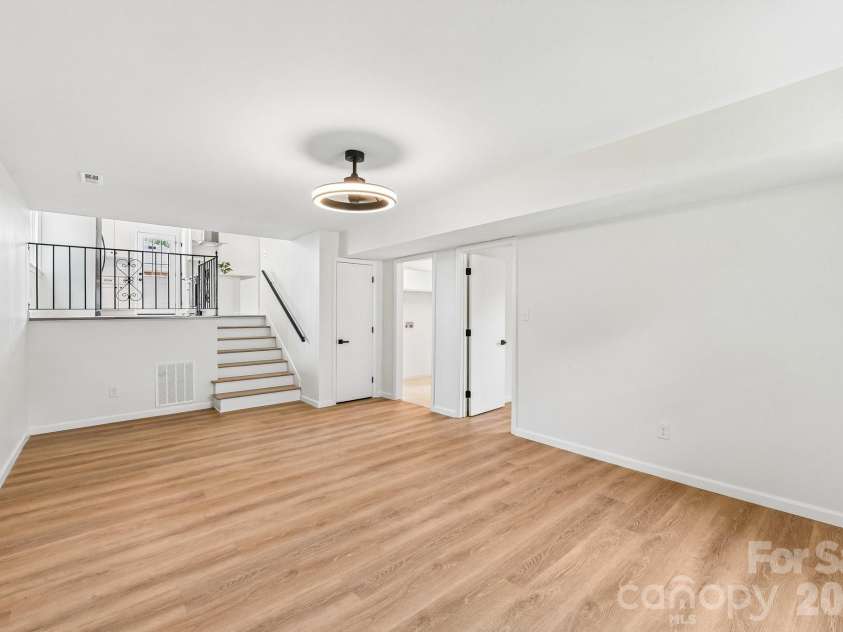 318 Red Roan Place, Charlotte, NC 28215.  MLS# CAR4411802, YatesRealty ID 41495. 