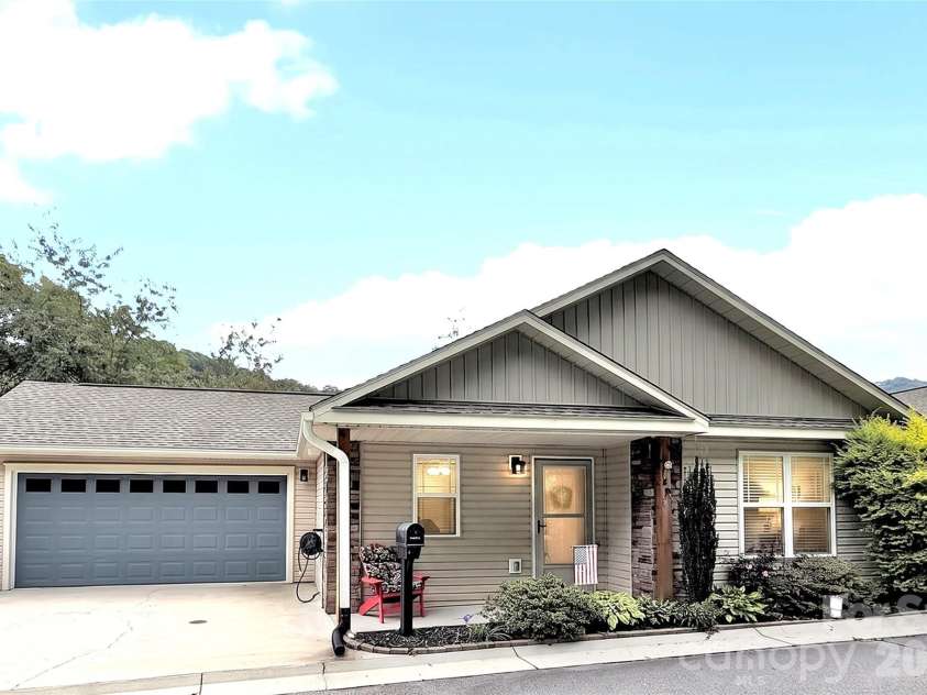 140 February Lane, Waynesville, NC 28785.  MLS# CAR4411865, YatesRealty ID 41497. 