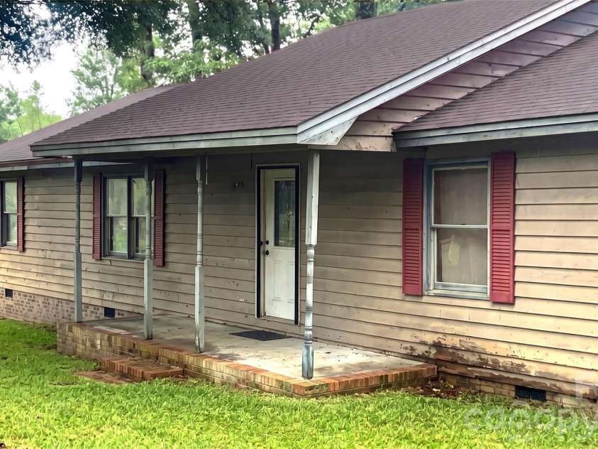 732 Sunset Lakes Boulevard, Sunset Beach, NC 28468.  MLS# CAR4411850, YatesRealty ID 41498. 