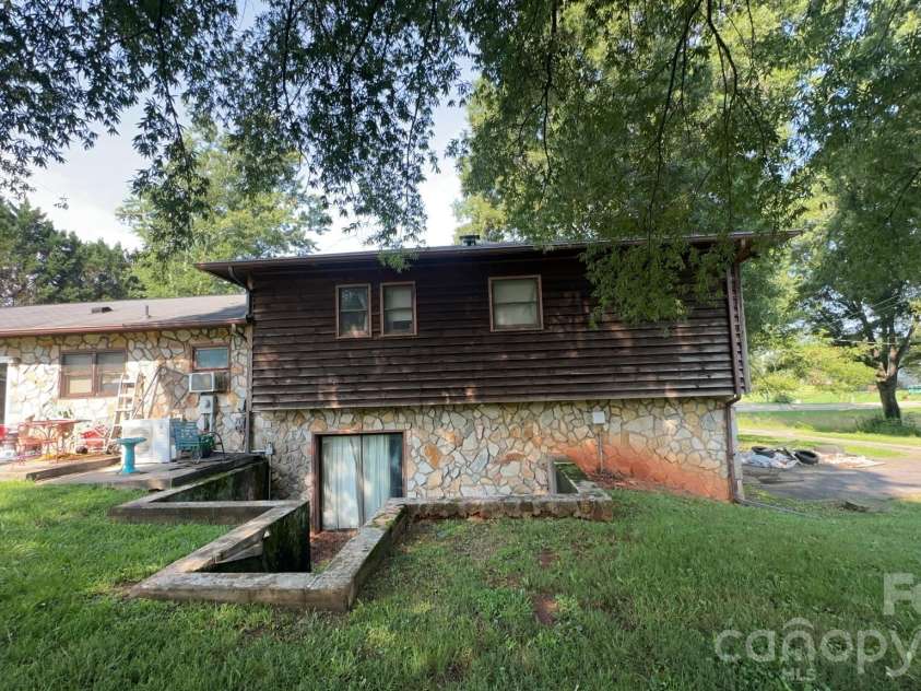 4294 Horseshoe Bend Road, Hudson, NC 28638.  MLS# CAR4411871, YatesRealty ID 41499. 