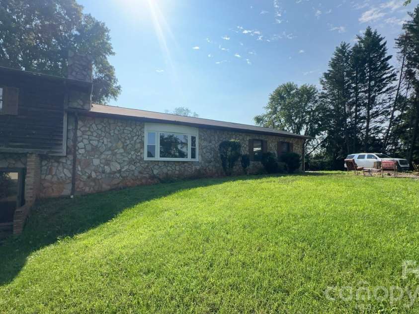4294 Horseshoe Bend Road, Hudson, NC 28638.  MLS# CAR4411871, YatesRealty ID 41499. 