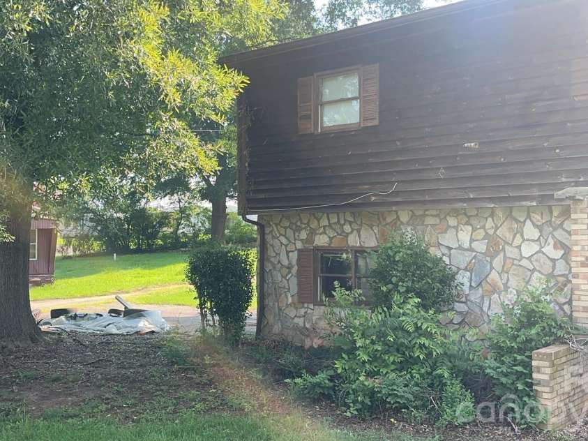 4294 Horseshoe Bend Road, Hudson, NC 28638.  MLS# CAR4411871, YatesRealty ID 41499. 