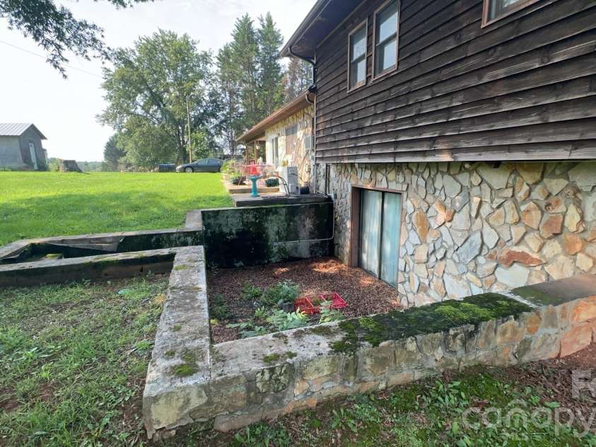 4294 Horseshoe Bend Road, Hudson, NC 28638.  MLS# CAR4411871, YatesRealty ID 41499. 