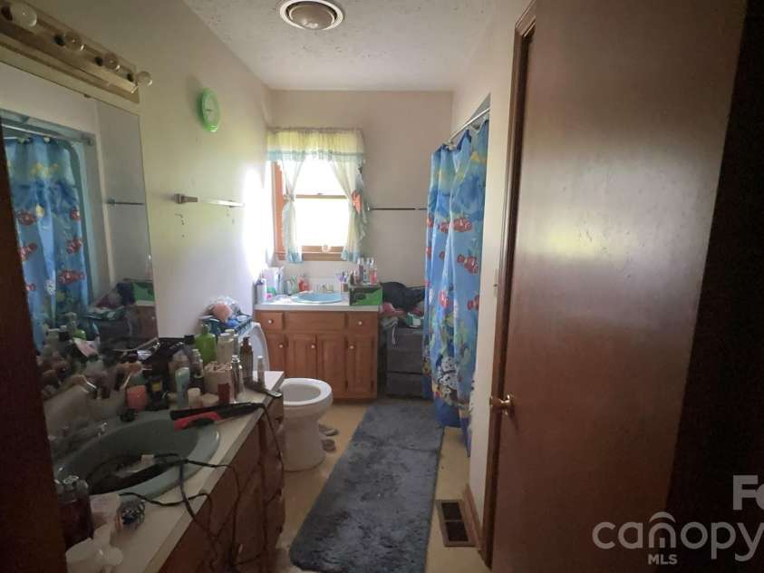 4294 Horseshoe Bend Road, Hudson, NC 28638.  MLS# CAR4411871, YatesRealty ID 41499. 