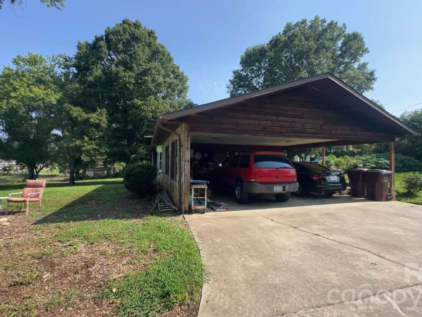 4294 Horseshoe Bend Road, Hudson, NC 28638.  MLS# CAR4411871, YatesRealty ID 41499. 
