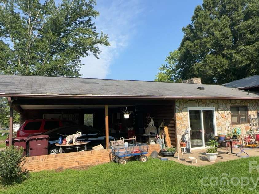 4294 Horseshoe Bend Road, Hudson, NC 28638.  MLS# CAR4411871, YatesRealty ID 41499. 