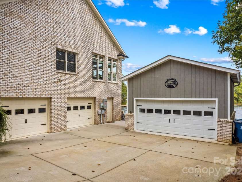 4322 Circle Drive, Claremont, NC 28610.  MLS# CAR4311309, YatesRealty ID 415. 