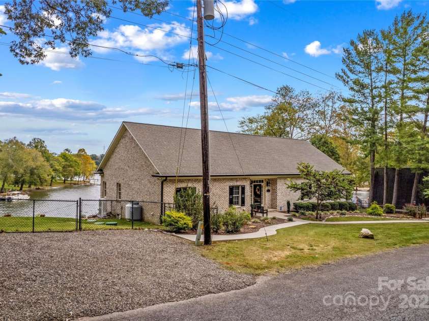 4322 Circle Drive, Claremont, NC 28610.  MLS# CAR4311309, YatesRealty ID 415. 