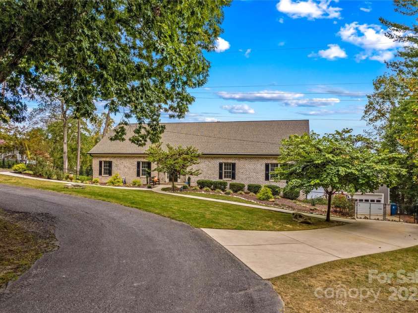 4322 Circle Drive, Claremont, NC 28610.  MLS# CAR4311309, YatesRealty ID 415. 