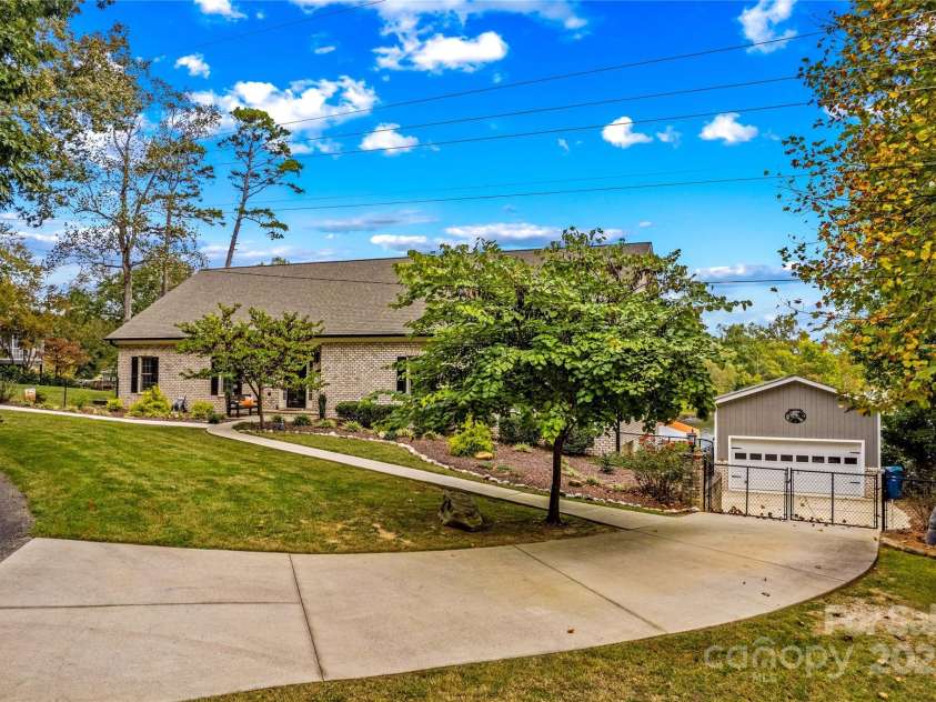 4322 Circle Drive, Claremont, NC 28610.  MLS# CAR4311309, YatesRealty ID 415. 