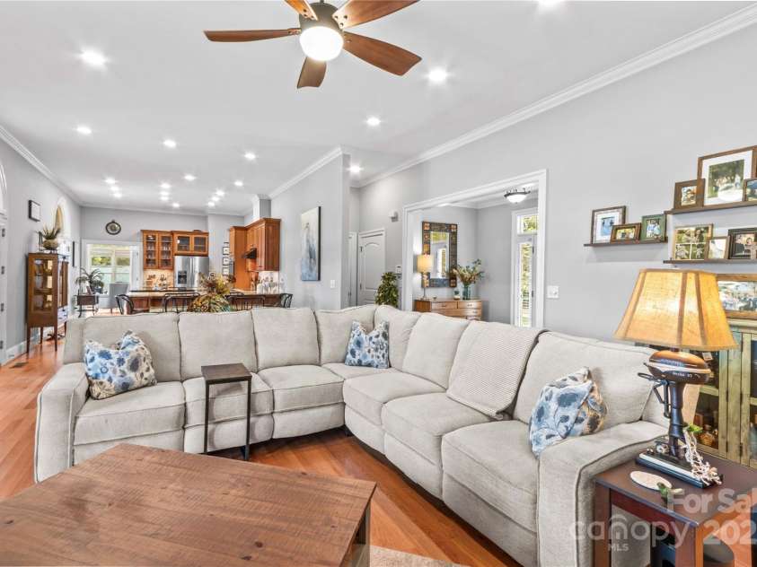 4322 Circle Drive, Claremont, NC 28610.  MLS# CAR4311309, YatesRealty ID 415. 