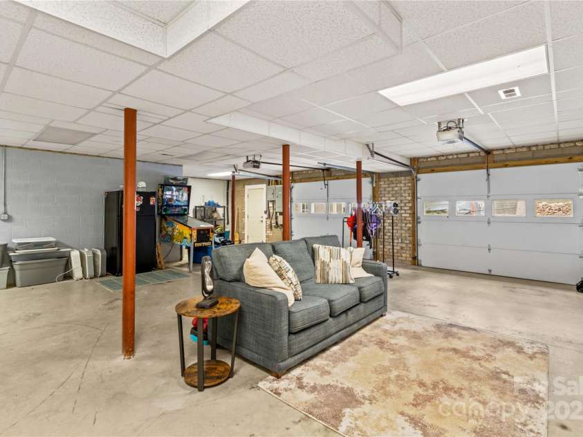 4322 Circle Drive, Claremont, NC 28610.  MLS# CAR4311309, YatesRealty ID 415. 