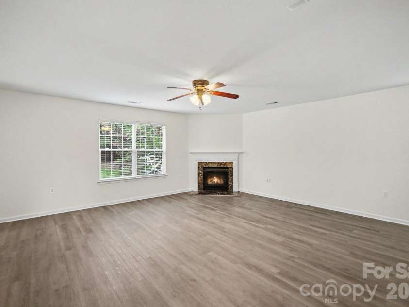 13827 Allison Forest Trail, Charlotte, NC 28278.  MLS# CAR4410675, YatesRealty ID 41500. 
