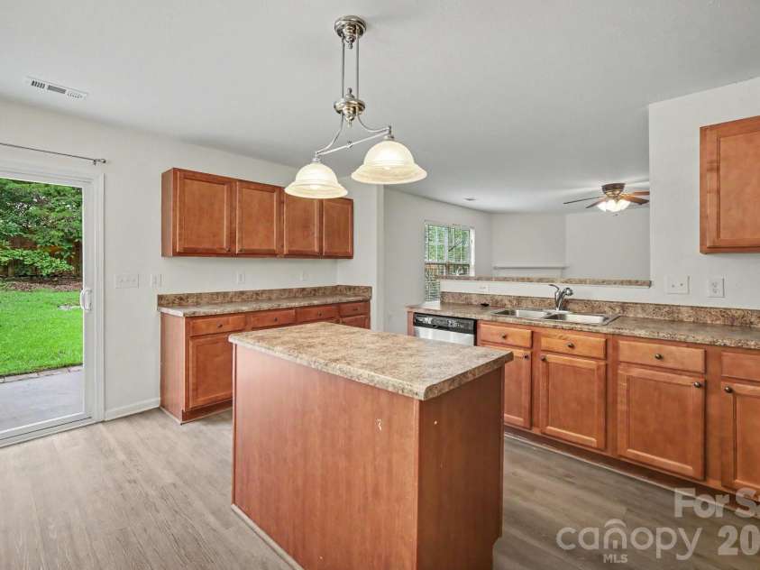 13827 Allison Forest Trail, Charlotte, NC 28278.  MLS# CAR4410675, YatesRealty ID 41500. 