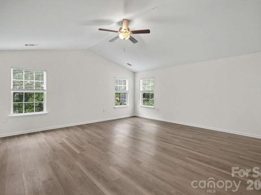 13827 Allison Forest Trail, Charlotte, NC 28278.  MLS# CAR4410675, YatesRealty ID 41500. 