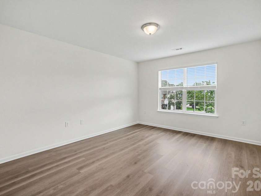 13827 Allison Forest Trail, Charlotte, NC 28278.  MLS# CAR4410675, YatesRealty ID 41500. 