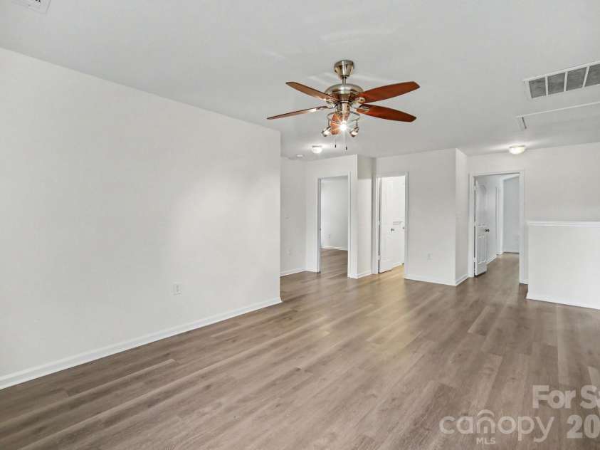 13827 Allison Forest Trail, Charlotte, NC 28278.  MLS# CAR4410675, YatesRealty ID 41500. 