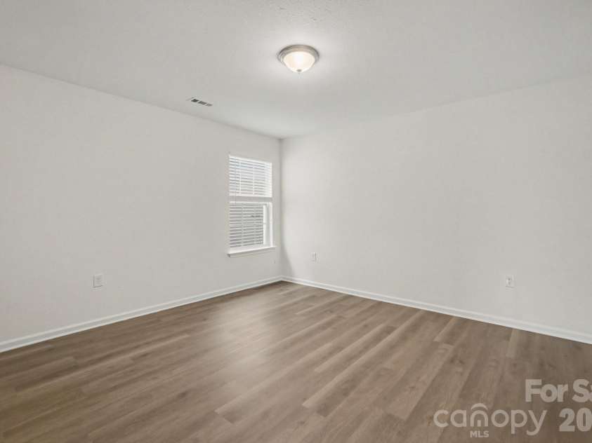 13827 Allison Forest Trail, Charlotte, NC 28278.  MLS# CAR4410675, YatesRealty ID 41500. 