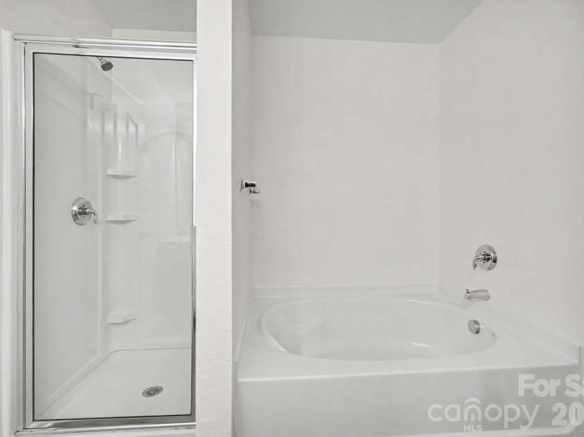 13827 Allison Forest Trail, Charlotte, NC 28278.  MLS# CAR4410675, YatesRealty ID 41500. 