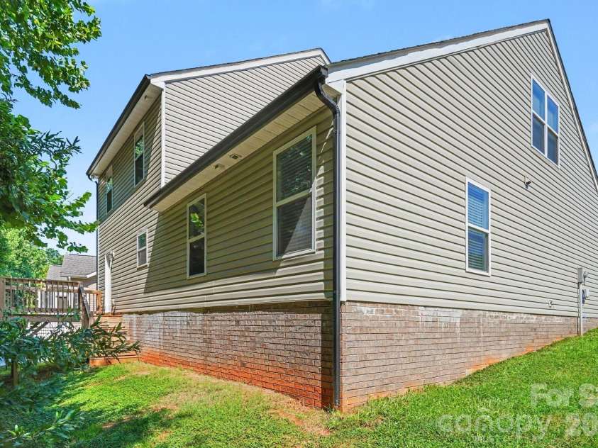 1548 Mayfair Drive, Conover, NC 28613.  MLS# CAR4411480, YatesRealty ID 41501. 