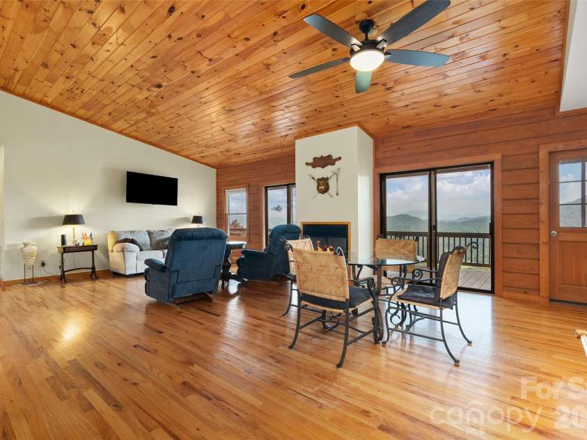 646 Trials Gap Drive, Waynesville, NC 28786.  MLS# CAR4409182, YatesRealty ID 41504. 