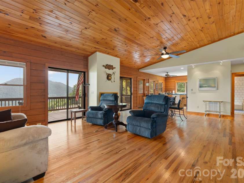 646 Trials Gap Drive, Waynesville, NC 28786.  MLS# CAR4409182, YatesRealty ID 41504. 