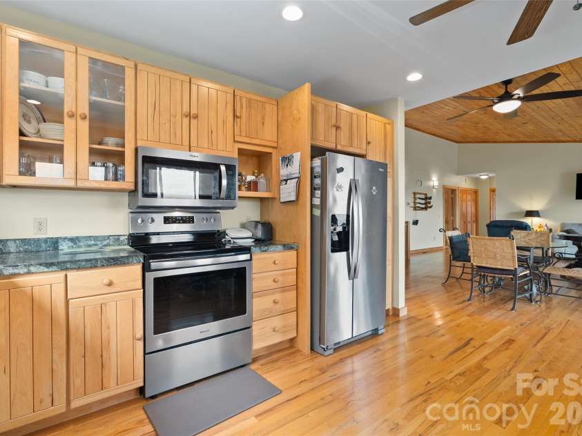 646 Trials Gap Drive, Waynesville, NC 28786.  MLS# CAR4409182, YatesRealty ID 41504. 