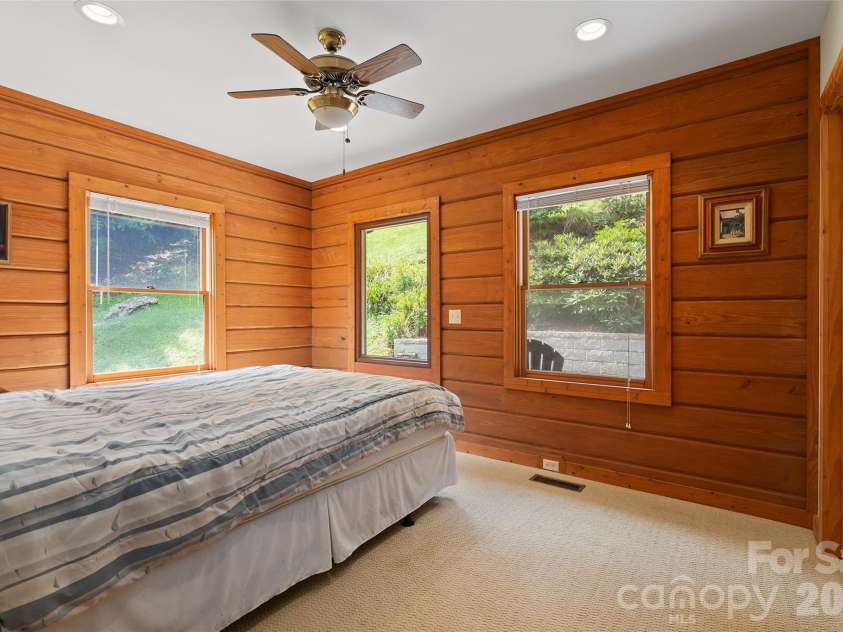 646 Trials Gap Drive, Waynesville, NC 28786.  MLS# CAR4409182, YatesRealty ID 41504. 