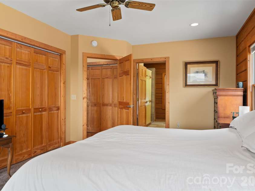 646 Trials Gap Drive, Waynesville, NC 28786.  MLS# CAR4409182, YatesRealty ID 41504. 