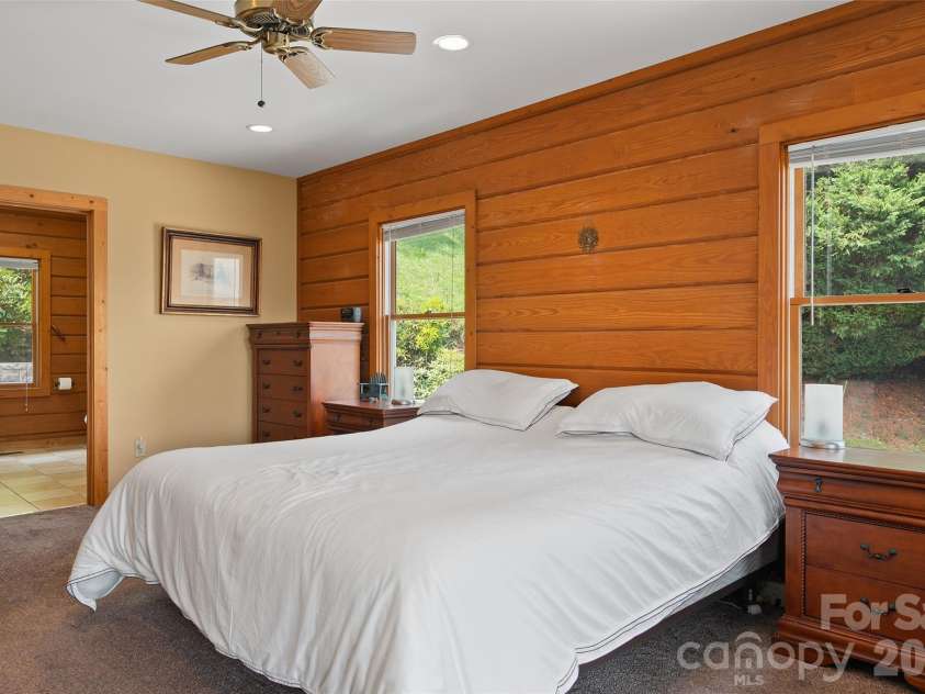 646 Trials Gap Drive, Waynesville, NC 28786.  MLS# CAR4409182, YatesRealty ID 41504. 