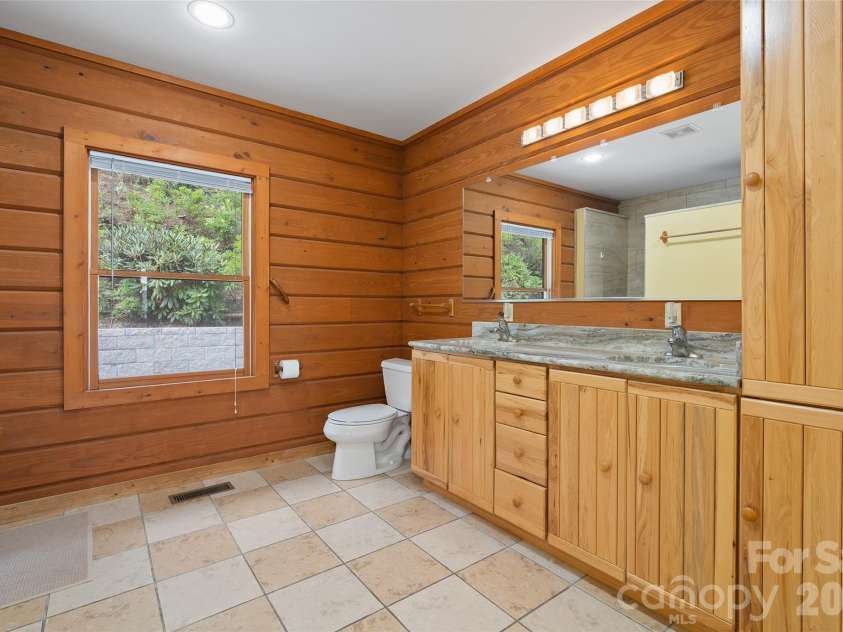 646 Trials Gap Drive, Waynesville, NC 28786.  MLS# CAR4409182, YatesRealty ID 41504. 