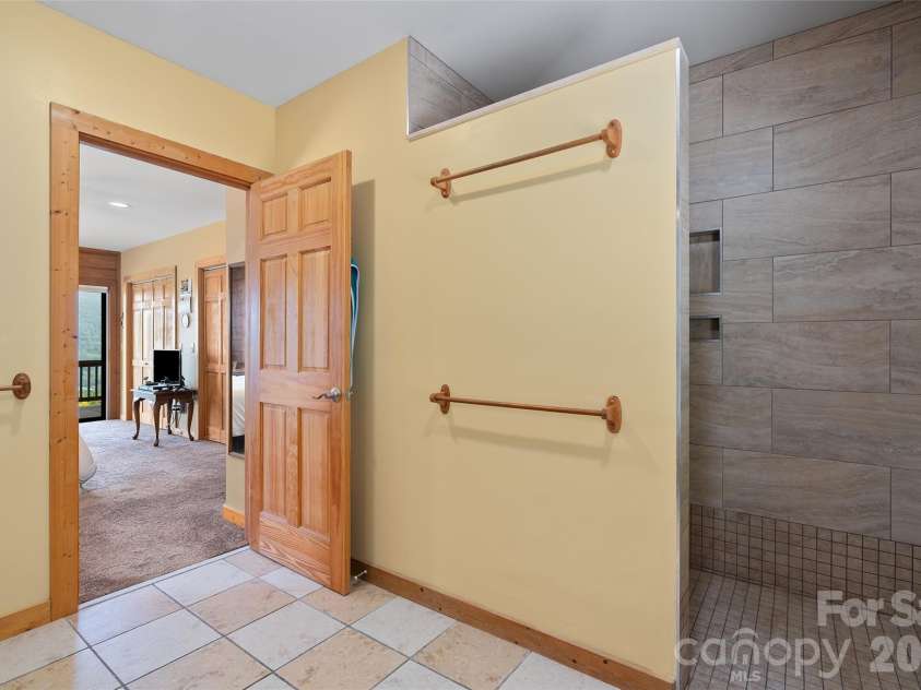 646 Trials Gap Drive, Waynesville, NC 28786.  MLS# CAR4409182, YatesRealty ID 41504. 