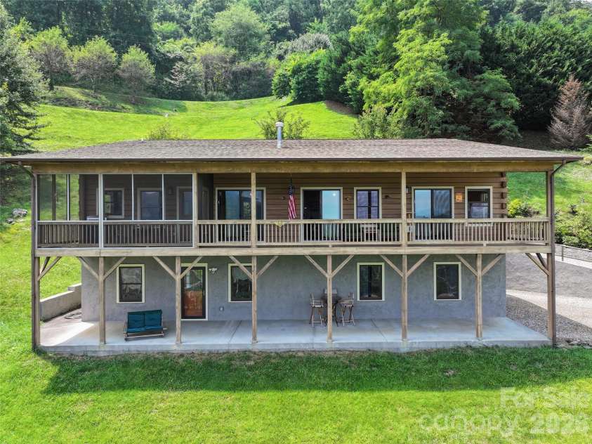 646 Trials Gap Drive, Waynesville, NC 28786.  MLS# CAR4409182, YatesRealty ID 41504. 