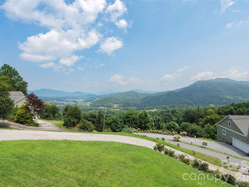 646 Trials Gap Drive, Waynesville, NC 28786.  MLS# CAR4409182, YatesRealty ID 41504. 